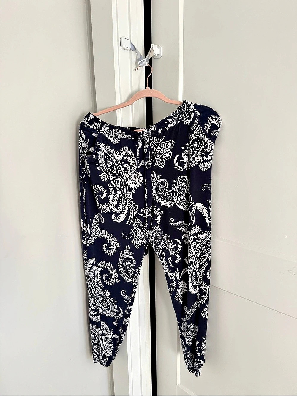 My Collection Paisley Jogger Pants in Blue & White Size Medium Like New